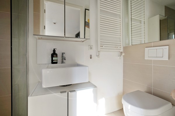 Medium property photo - Albert Cuypstraat 42B, 1072 CV Amsterdam